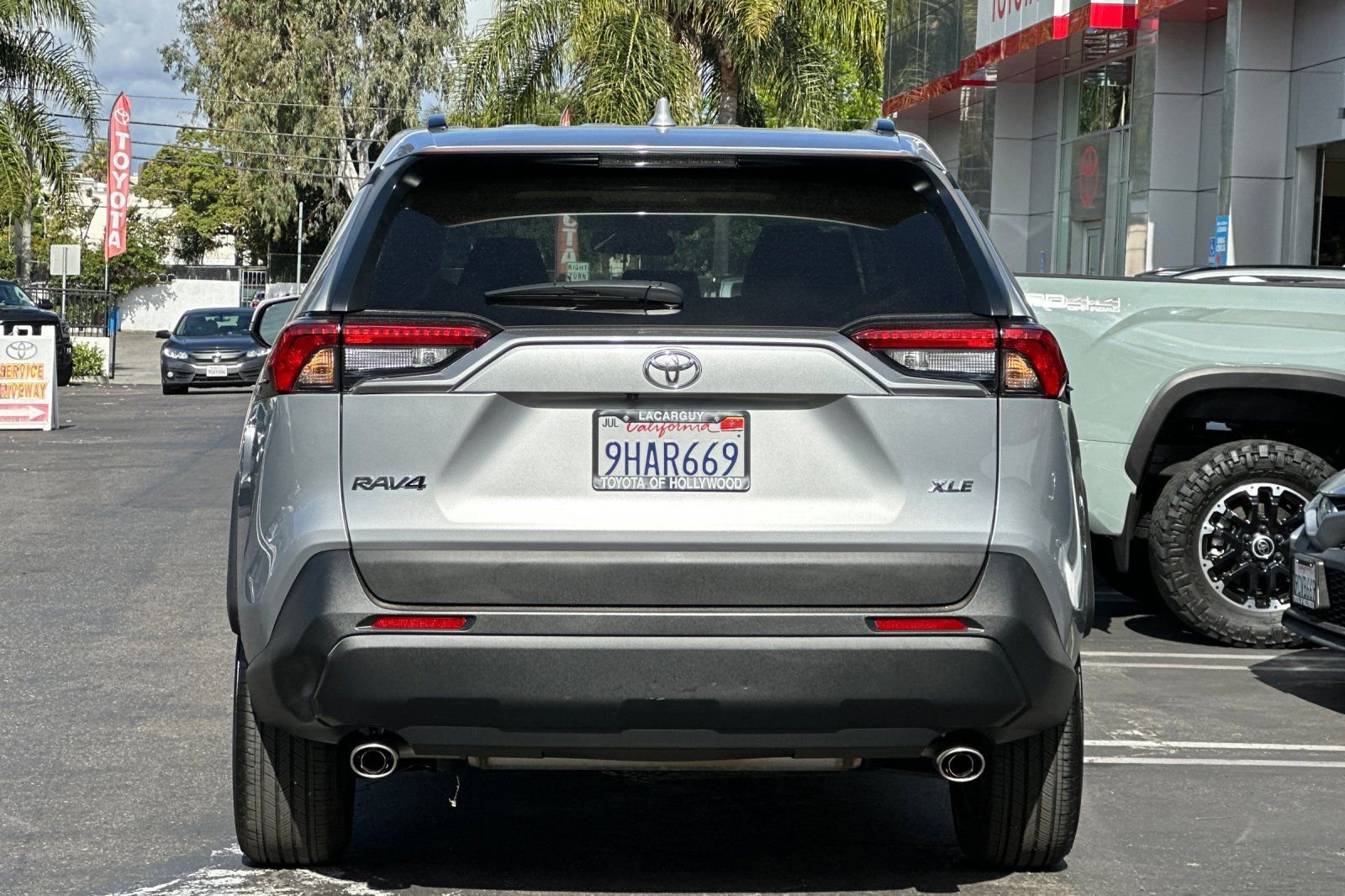Certified 2023 Toyota RAV4 XLE w/ Convenience Package FWD image 5