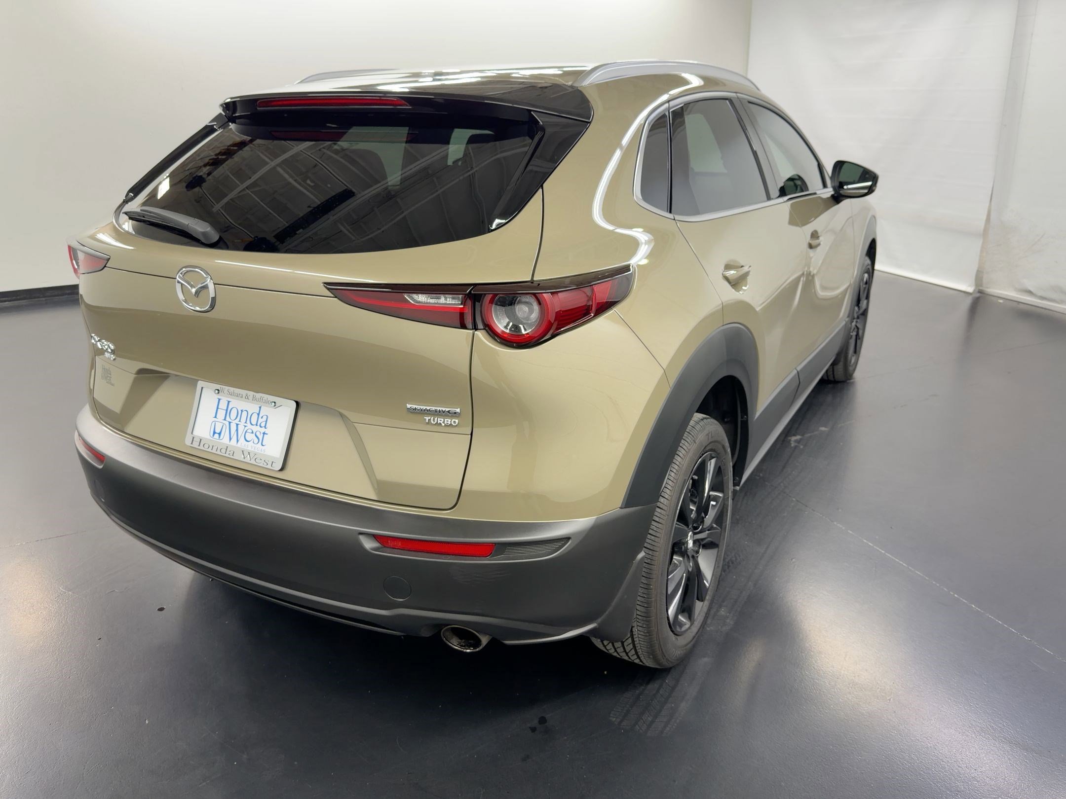 Used 2024 MAZDA CX-30 Carbon image 9