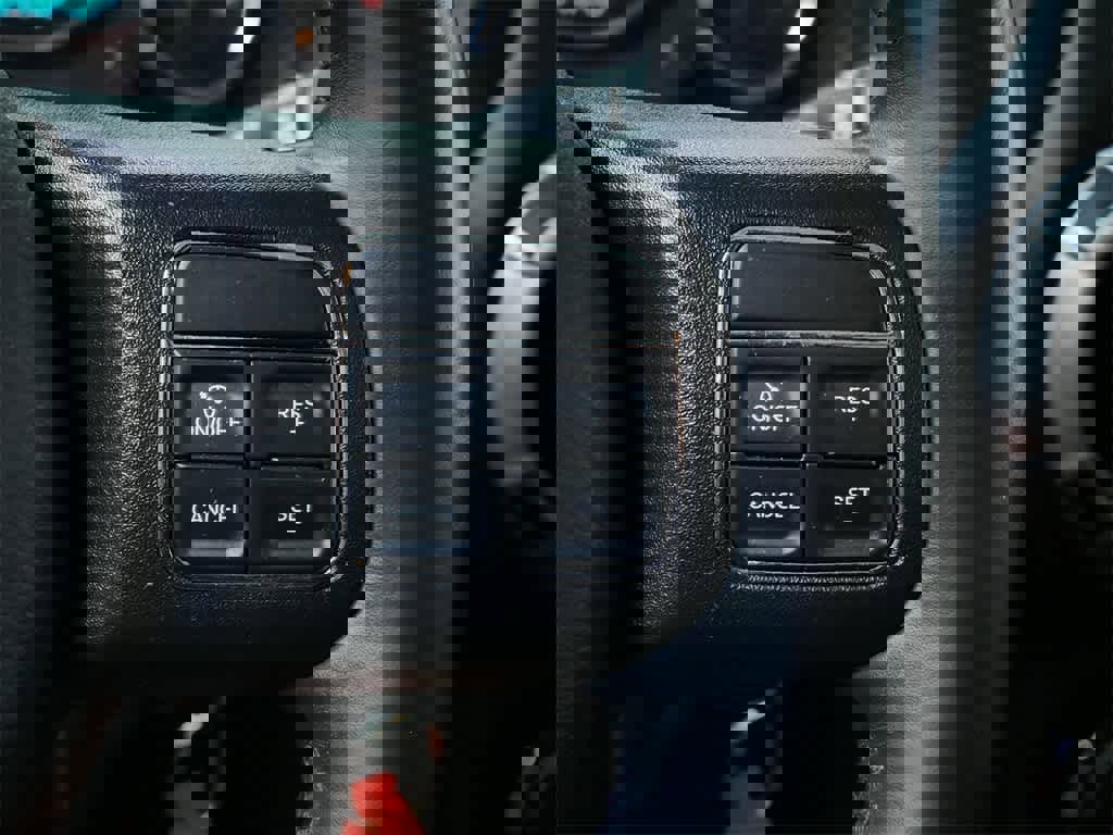 Used 2018 Jeep Wrangler Unlimited Sahara w/ Connectivity Group image 17