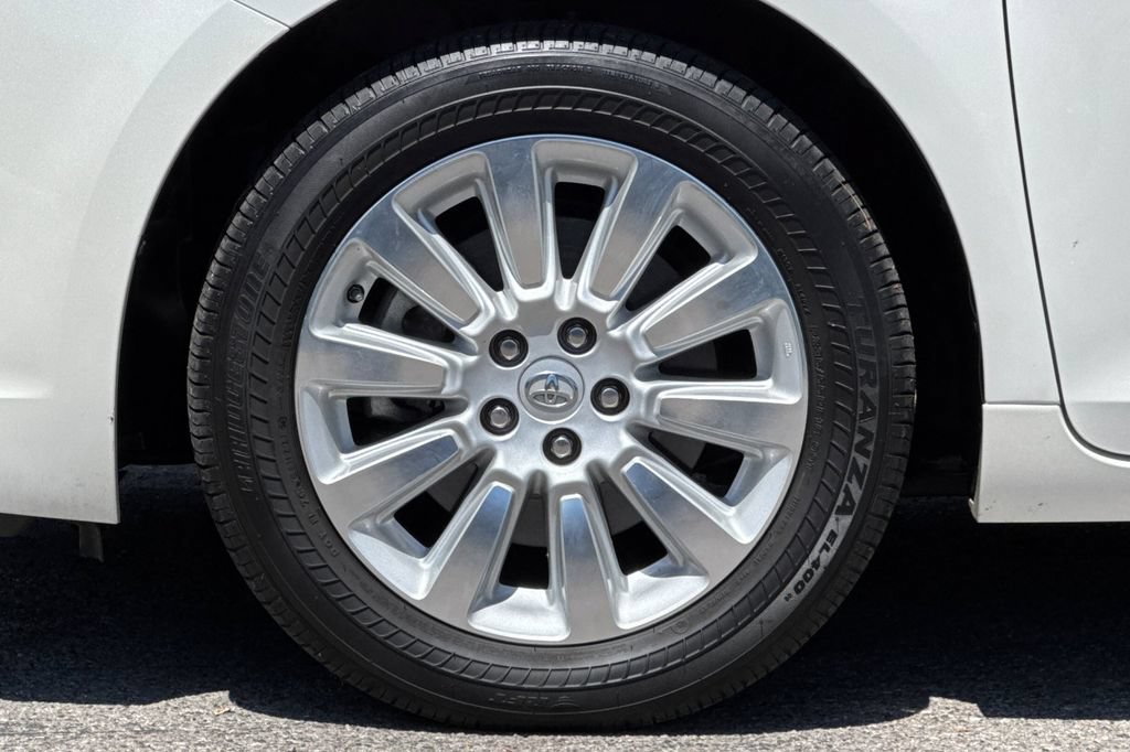 Used 2015 Toyota Sienna XLE w/ XLE Navigation Package AWD/4WD image 28
