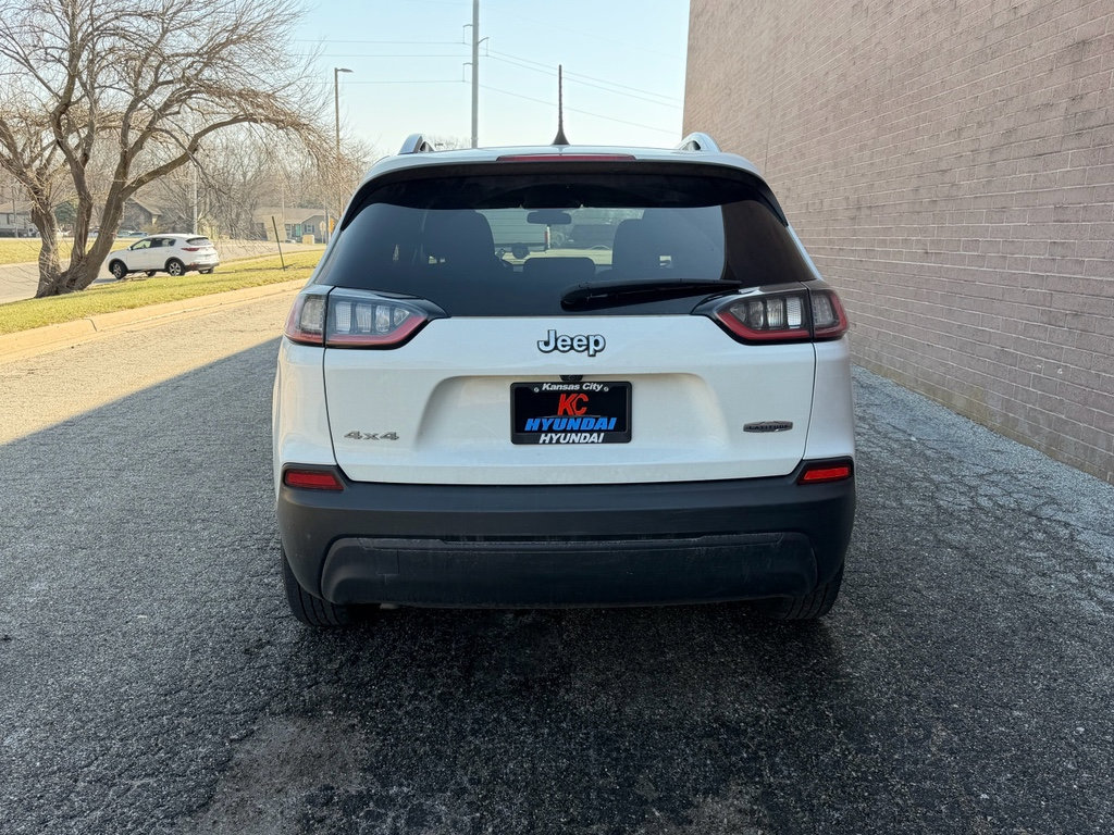 Used 2019 Jeep Cherokee Latitude w/ Cold Weather Group image 16