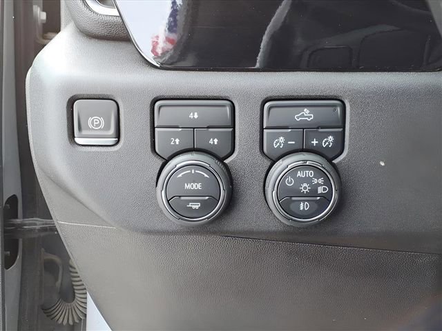 Used 2024 Chevrolet Silverado 2500 LT image 20