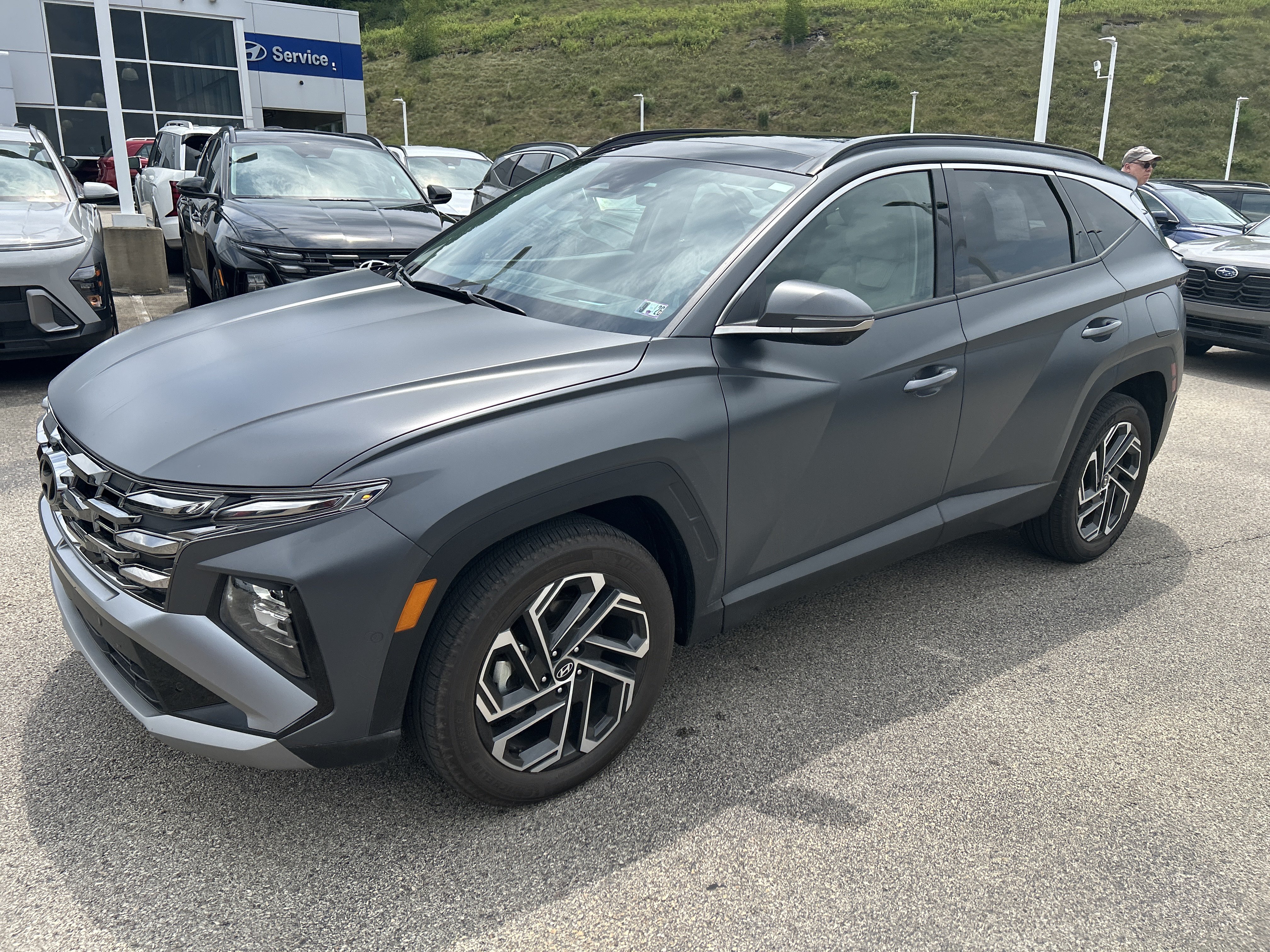 Used 2025 Hyundai Tucson Limited AWD/4WD image 8