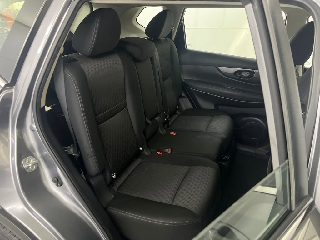 Used 2019 Nissan Rogue S image 21
