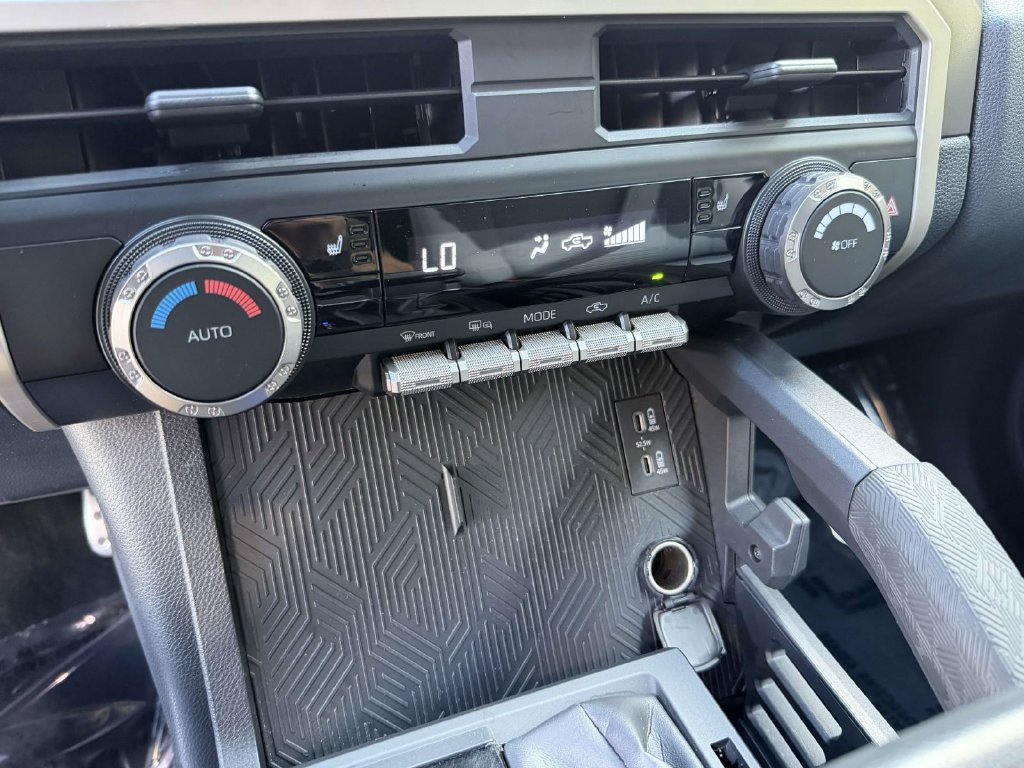 Used 2025 Toyota Tacoma TRD Sport AWD/4WD image 20