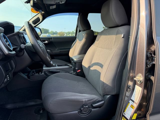 Used 2016 Toyota Tacoma TRD Sport AWD/4WD image 14