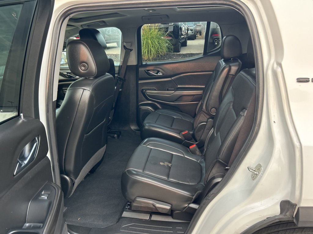 Used 2022 GMC Acadia SLT w/ Elevation Edition image 13
