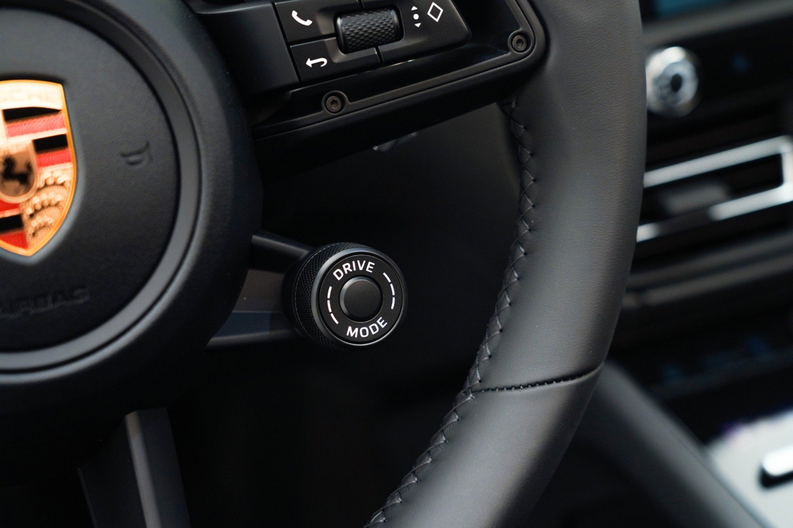 New 2026 Porsche Macan Turbo image 31