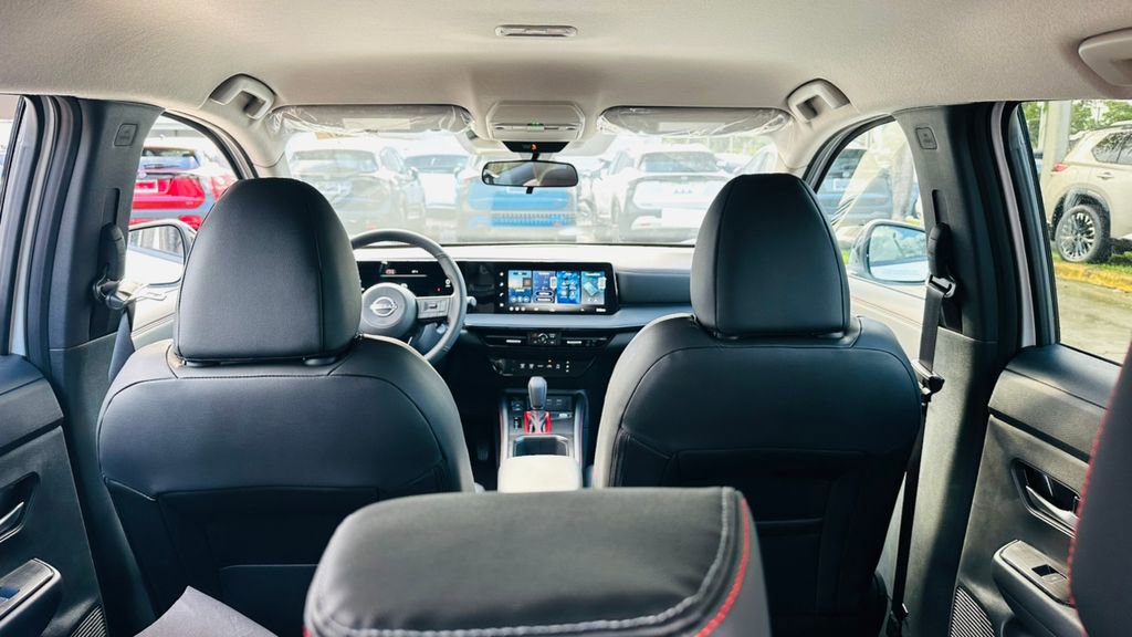 New 2026 Nissan Kicks SR FWD image 30