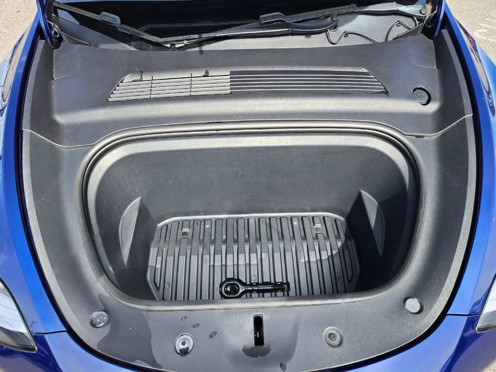 Used 2020 Tesla Model Y Long Range image 17