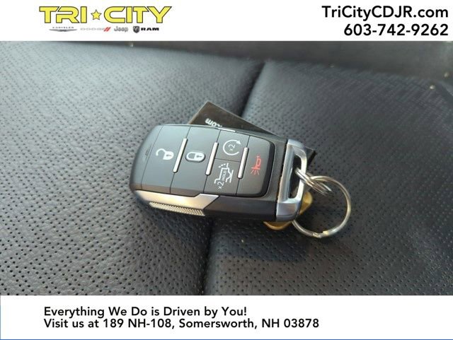 Used 2025 RAM 2500 Laramie image 32