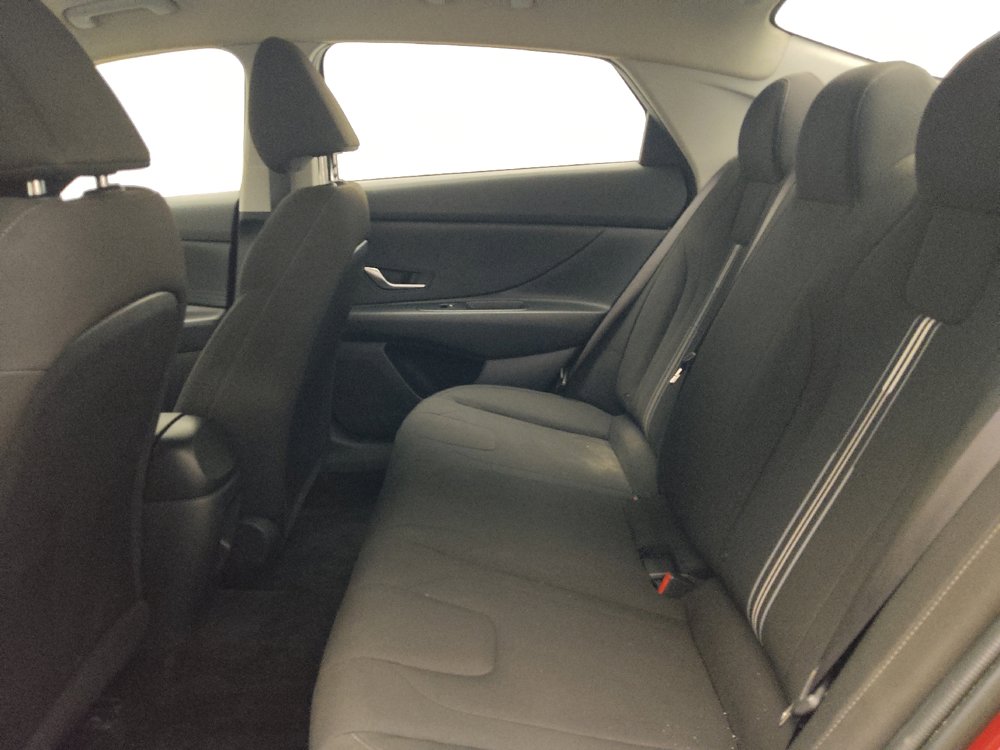Used 2024 Hyundai Elantra SEL FWD image 18