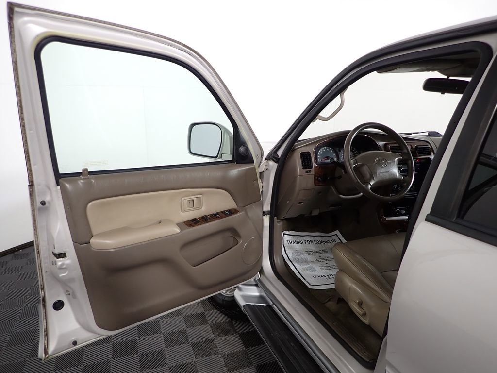 Used 2000 Toyota 4Runner Limited image 15
