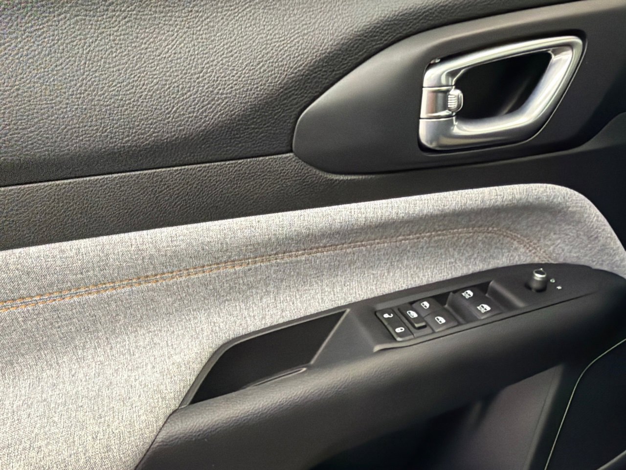 Used 2022 Jeep Compass Sport image 33