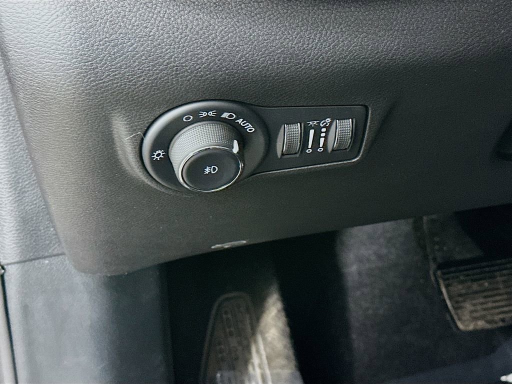 Certified 2025 Jeep Compass Trailhawk w/ Trailhawk Elite Group image 18