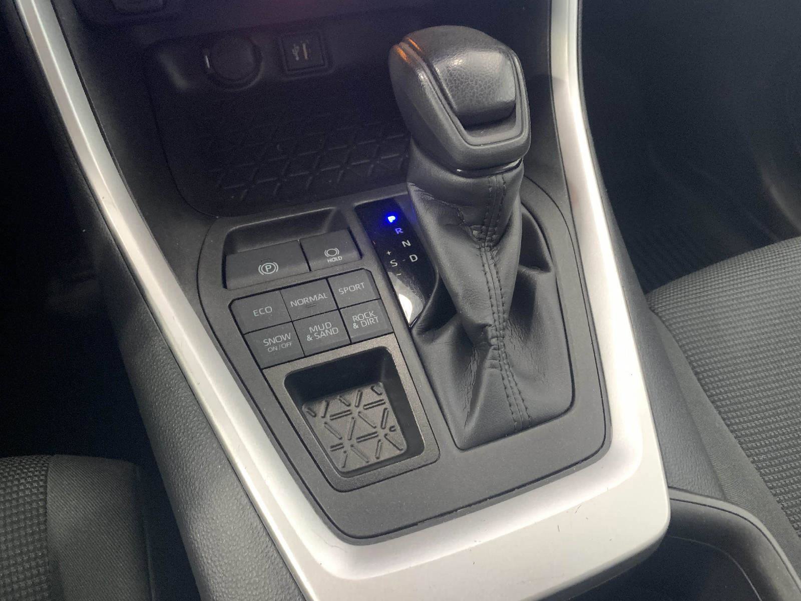 Used 2023 Toyota RAV4 LE image 27