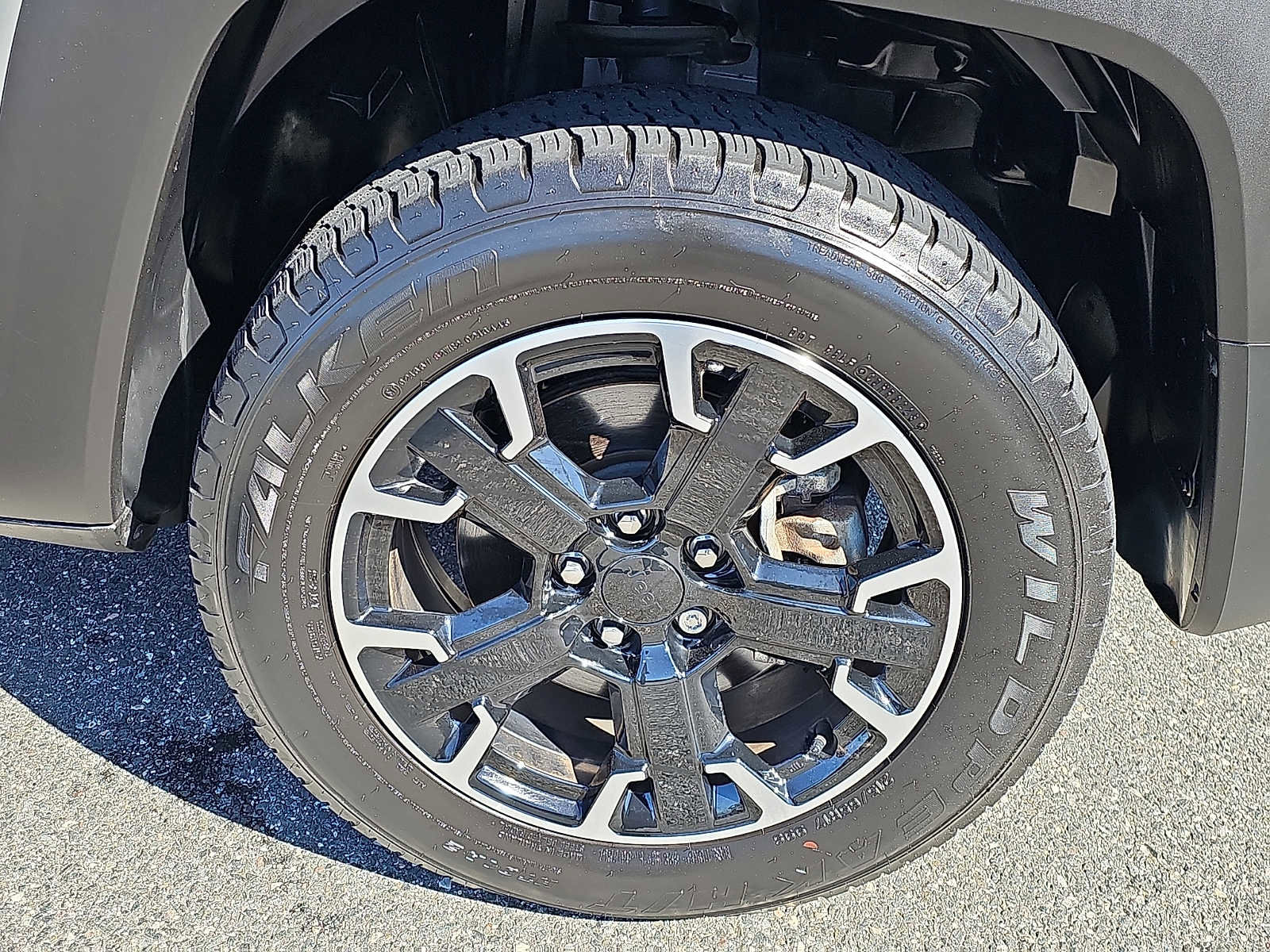 Used 2023 Jeep Renegade Latitude w/ Sun/Sound Group AWD/4WD image 8