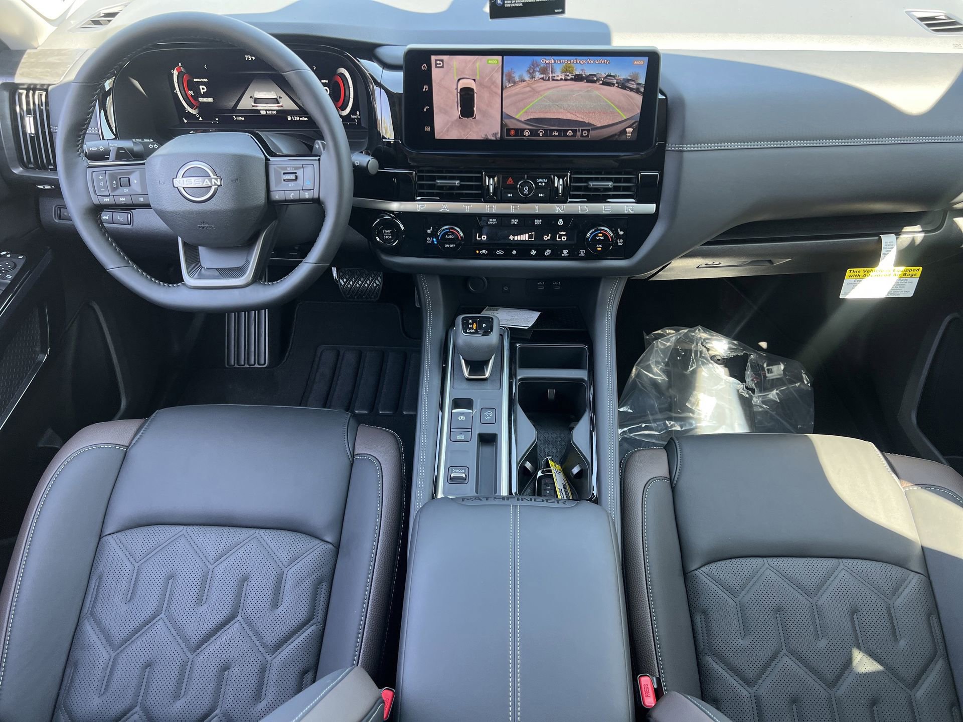 New 2026 Nissan Pathfinder Platinum image 2