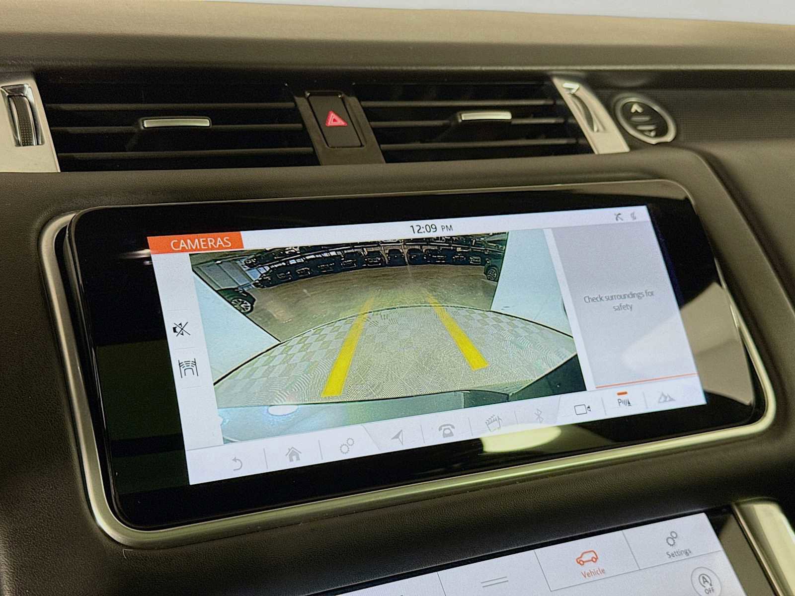 Used 2021 Land Rover Range Rover Sport HST image 14