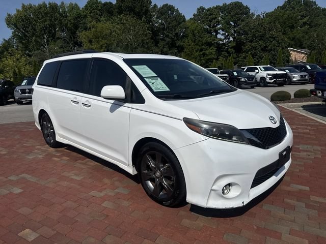 Used 2015 Toyota Sienna SE w/ SE Preferred Package FWD image 38