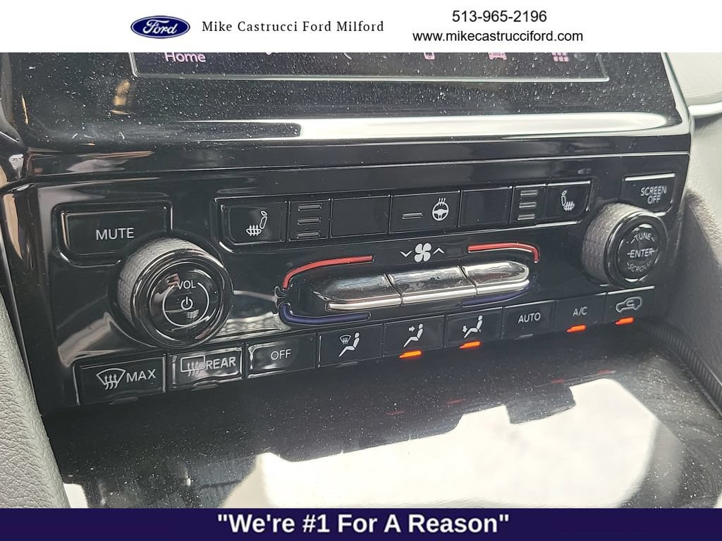 Used 2025 Jeep Grand Cherokee L Altitude AWD/4WD image 17