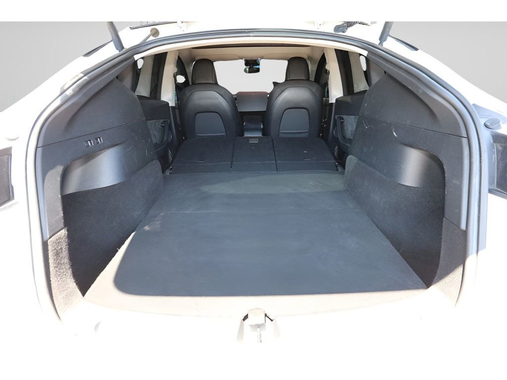 Used 2022 Tesla Model Y Performance AWD/4WD image 36