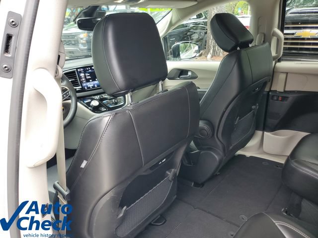 Used 2024 Chrysler Pacifica Touring-L FWD image 13