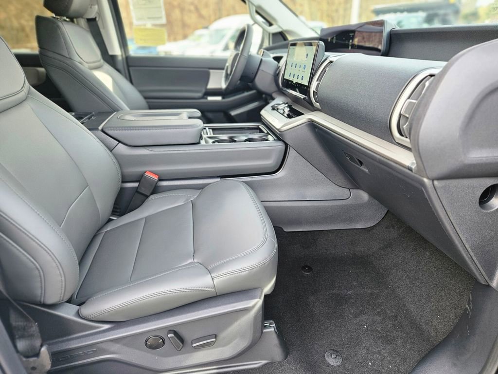 New 2026 Ford Expedition Active image 7