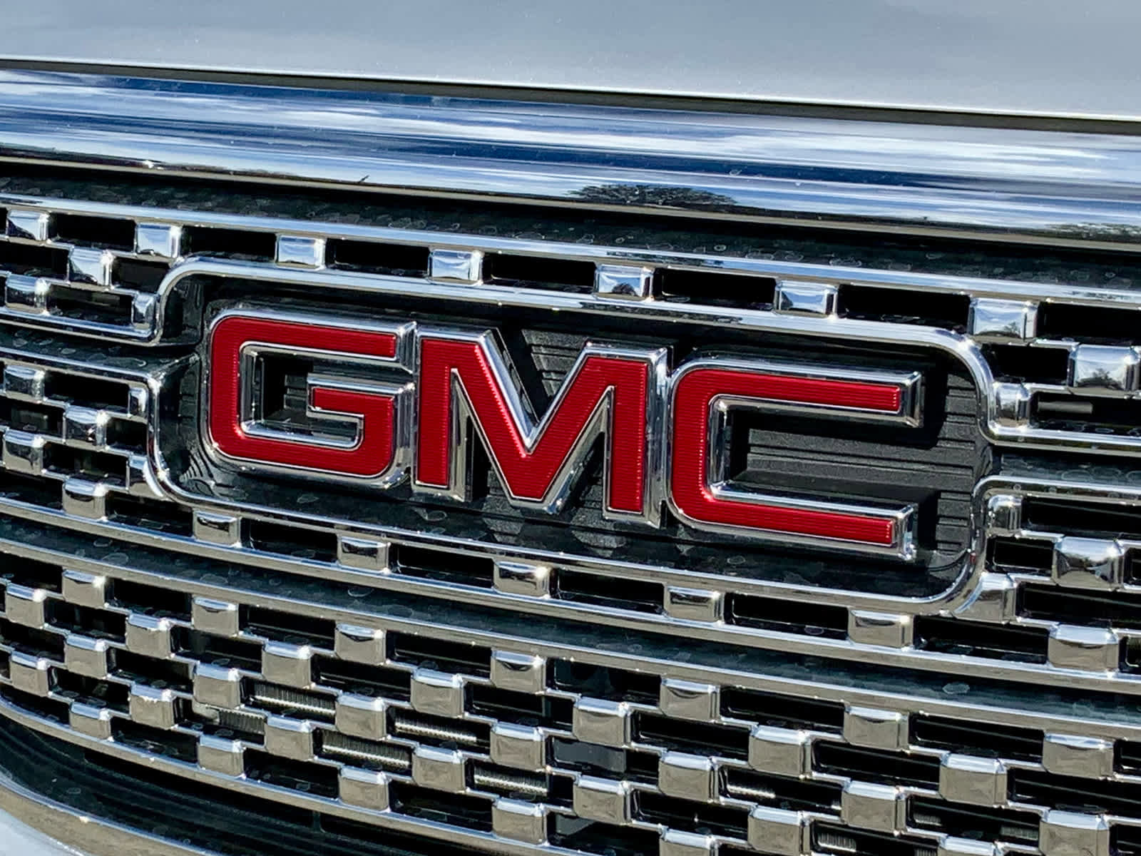 Used 2019 GMC Acadia Denali image 16