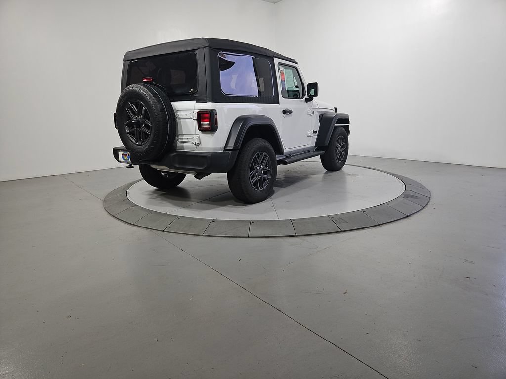 Used 2025 Jeep Wrangler Sport AWD/4WD image 5