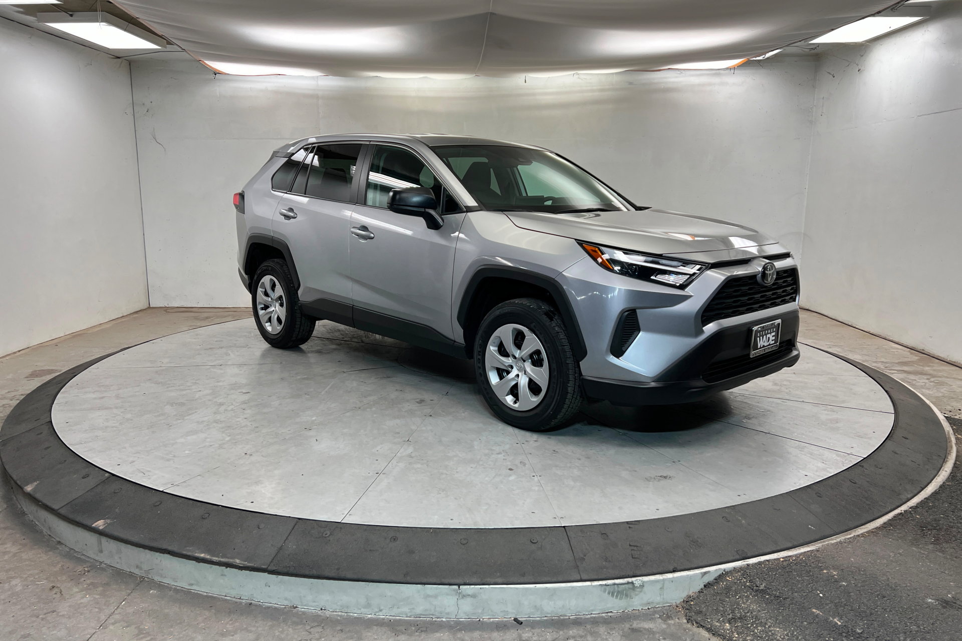Used 2024 Toyota RAV4 LE image 8