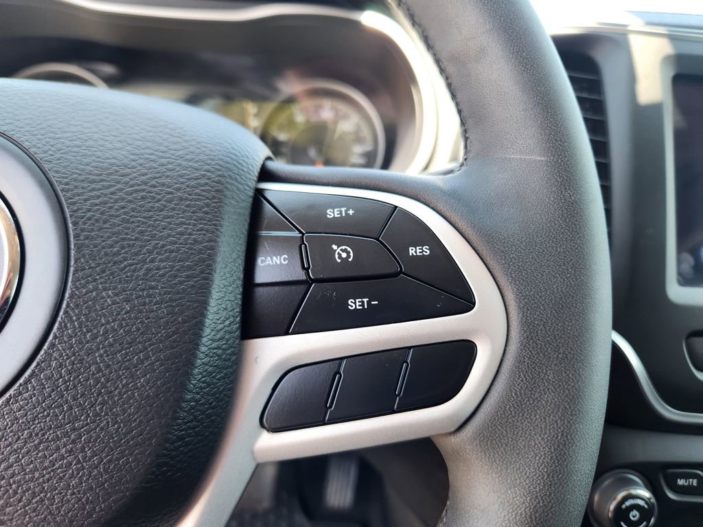 Used 2022 Jeep Cherokee Latitude image 22