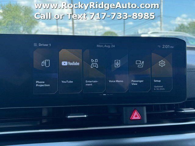 Used 2025 Kia Carnival FWD image 34