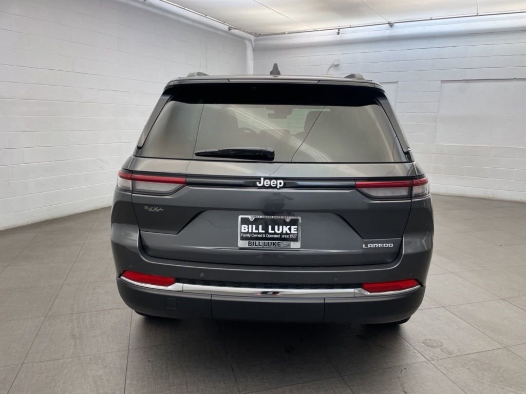 New 2026 Jeep Grand Cherokee Laredo X RWD image 4