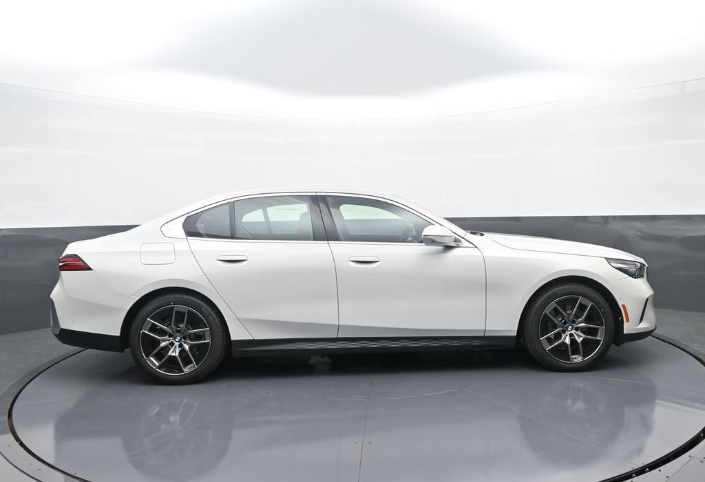 New 2027 BMW 530i xDrive w/ Premium Package AWD/4WD image 8