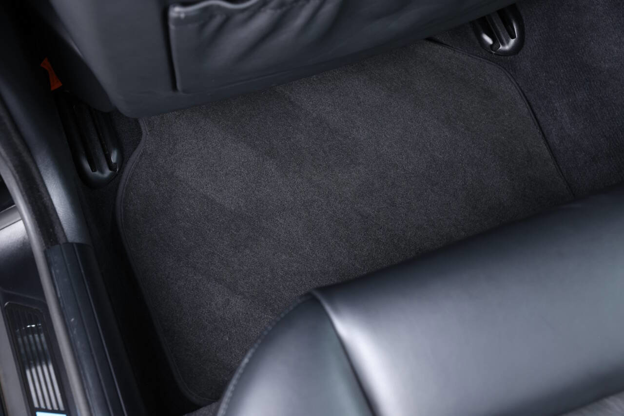 Used 2002 BMW M5 image 69