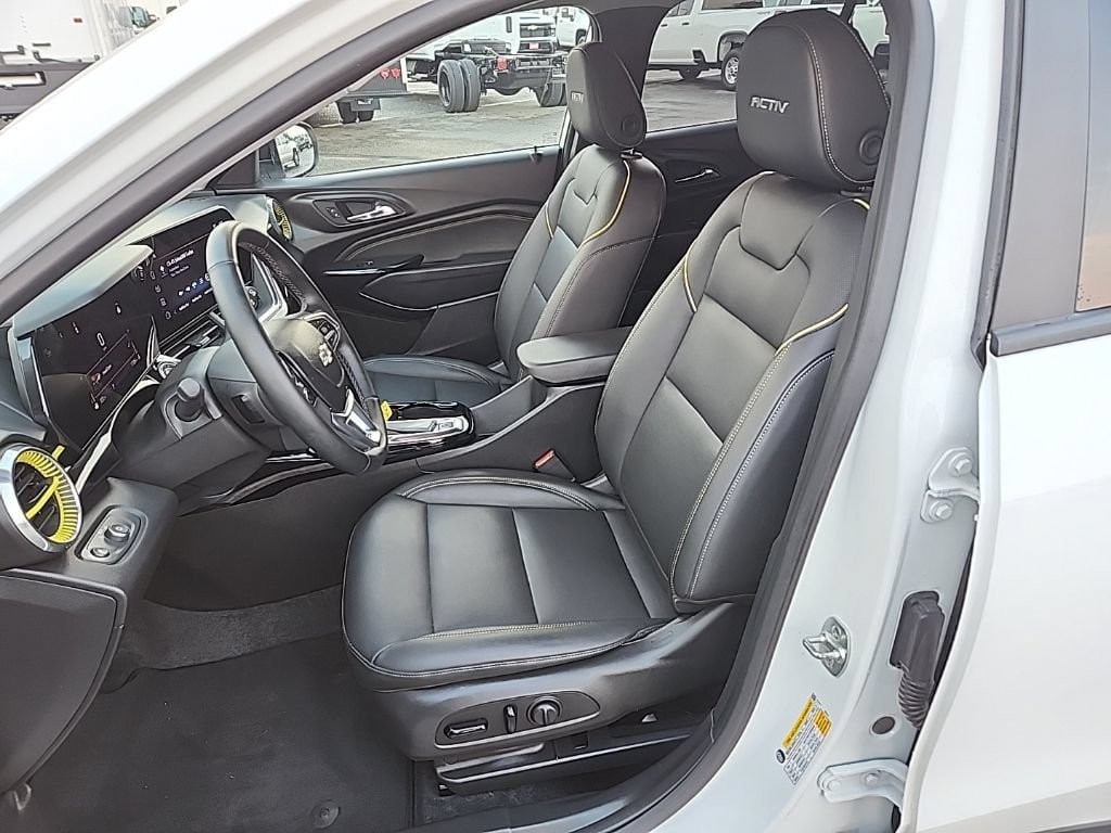 Certified 2025 Chevrolet Trax ACTIV w/ Driver Confidence Package FWD image 29
