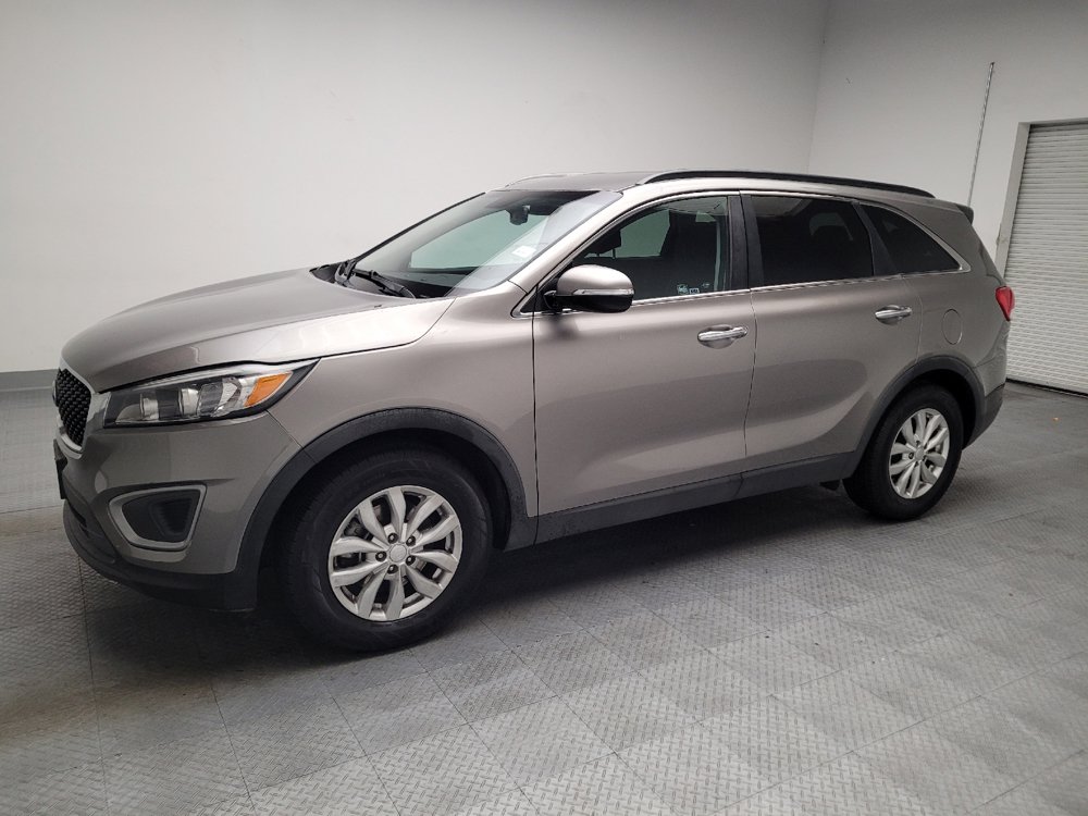 Used 2017 Kia Sorento LX w/ LX V6 Convenience Package FWD image 2