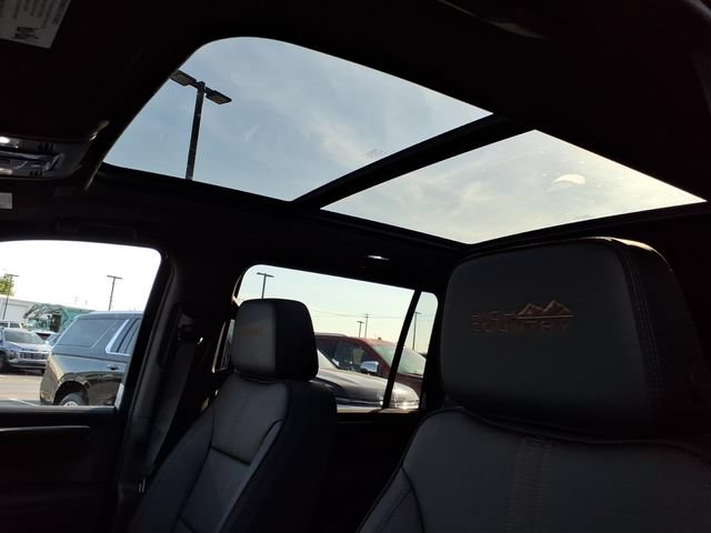 New 2026 Chevrolet Suburban High Country AWD/4WD image 7