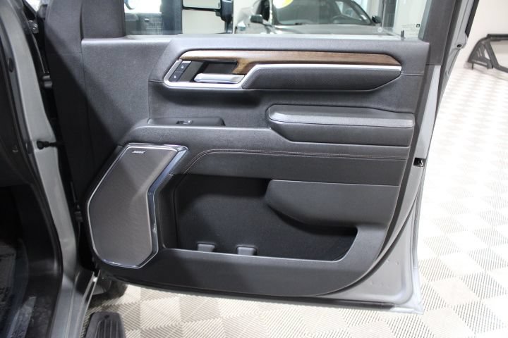 Used 2024 Chevrolet Silverado 2500 High Country w/ High Country Premium Package AWD/4WD image 25