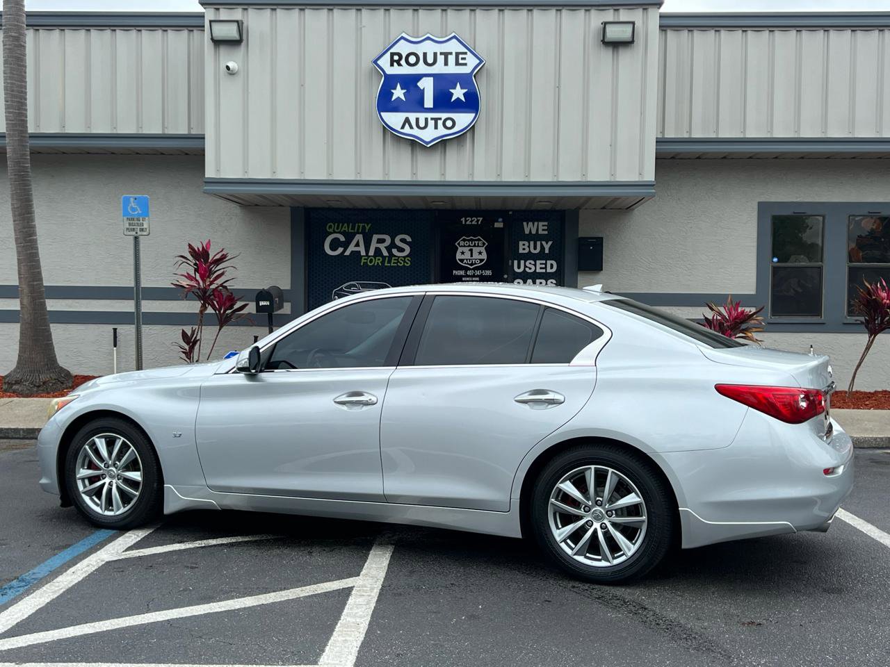 Used 2014 INFINITI Q50 Premium w/ Spare Tire Package RWD image 4