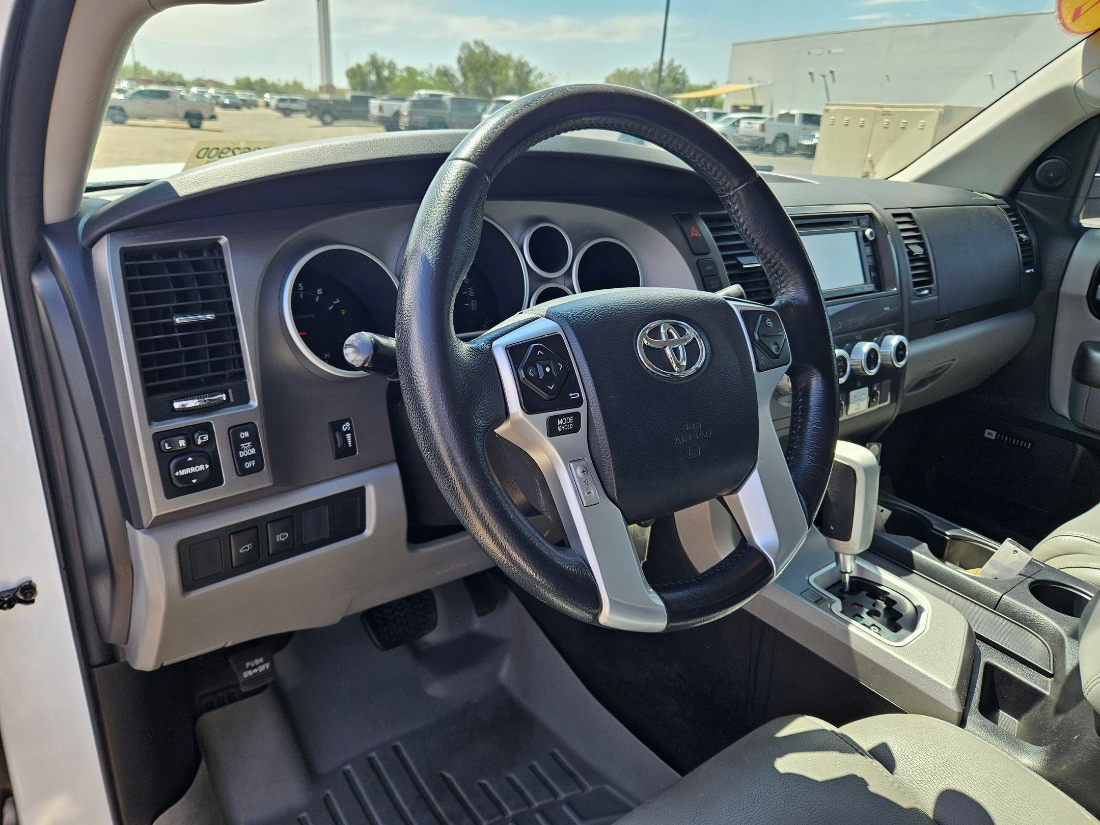 Used 2015 Toyota Sequoia Limited AWD/4WD image 15