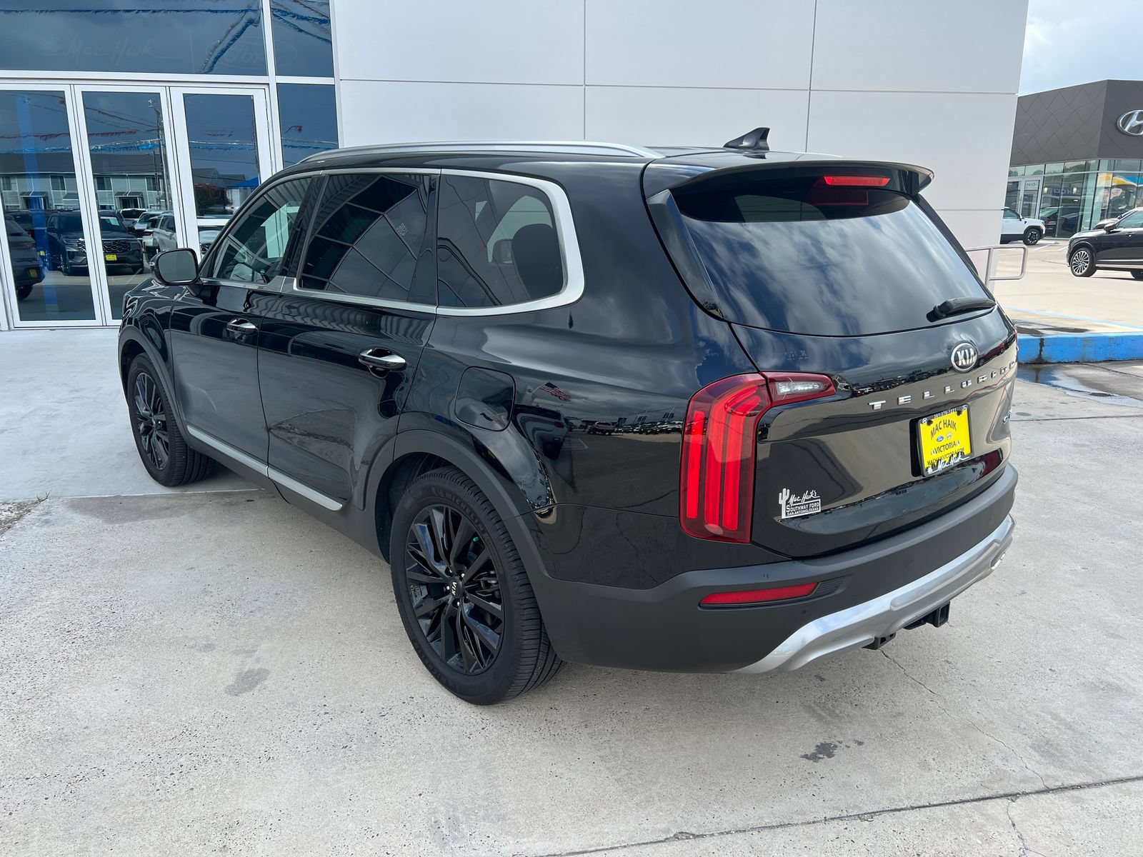Used 2021 Kia Telluride SX w/ Towing Package FWD image 5