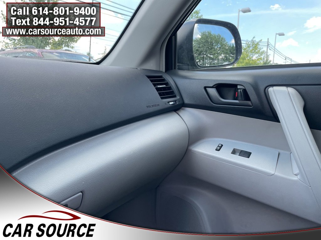 Used 2012 Toyota Highlander FWD image 29
