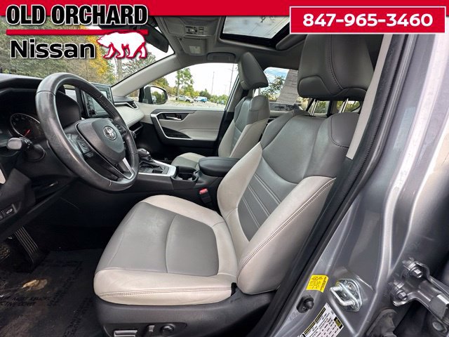 Used 2021 Toyota RAV4 XLE Premium AWD/4WD image 9