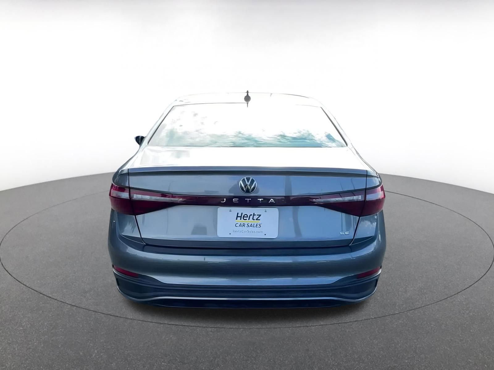 Used 2025 Volkswagen Jetta SE image 12