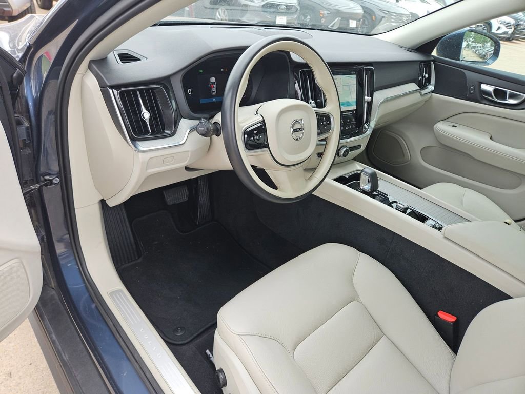 Used 2025 Volvo V60 B5 Cross Country Plus AWD/4WD image 13