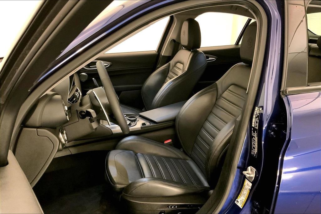 Used 2017 Alfa Romeo Giulia Ti w/ TI 19" Sport Package image 12