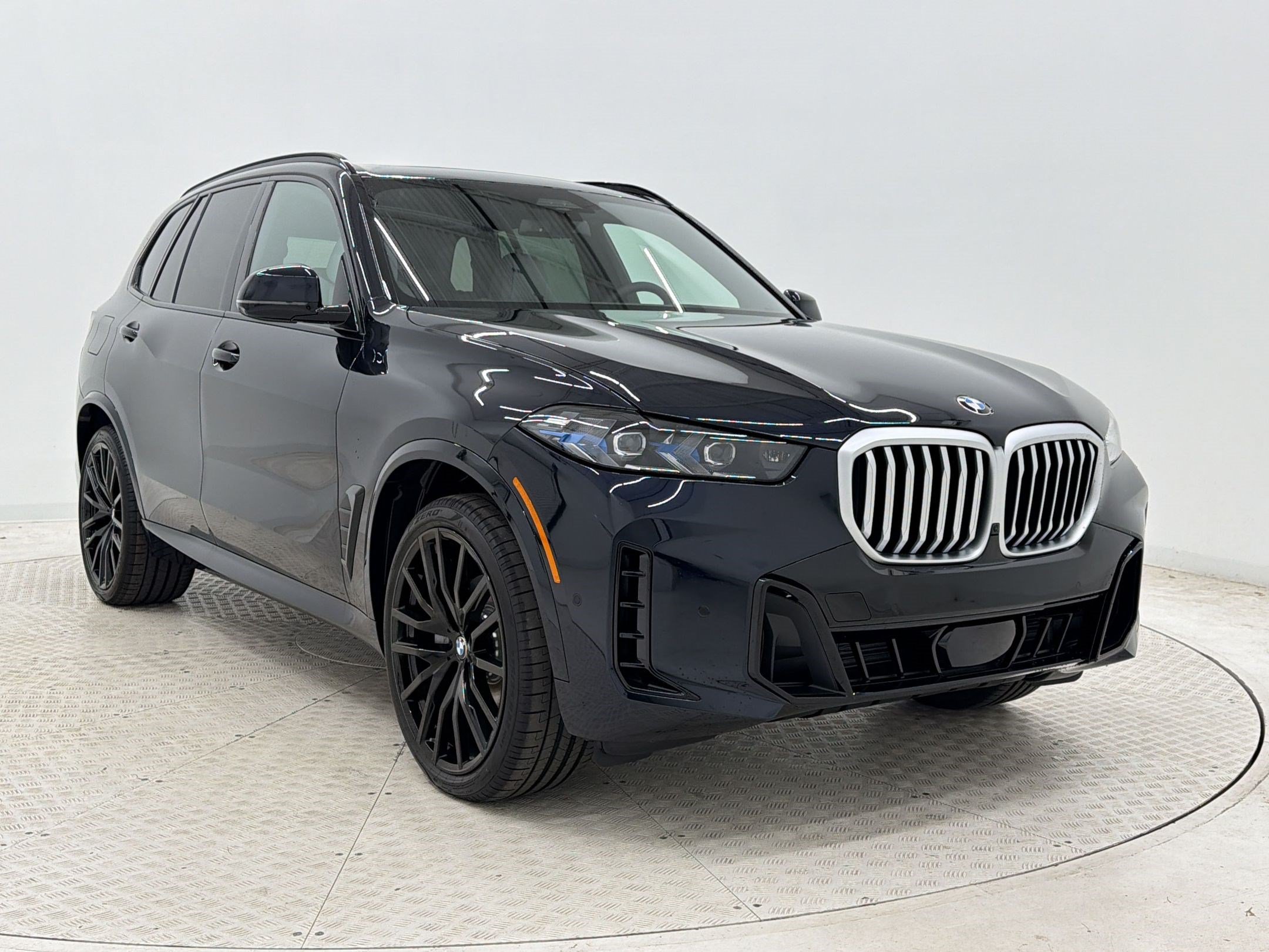New 2026 BMW X5 xDrive40i w/ M Sport Package AWD/4WD image 7