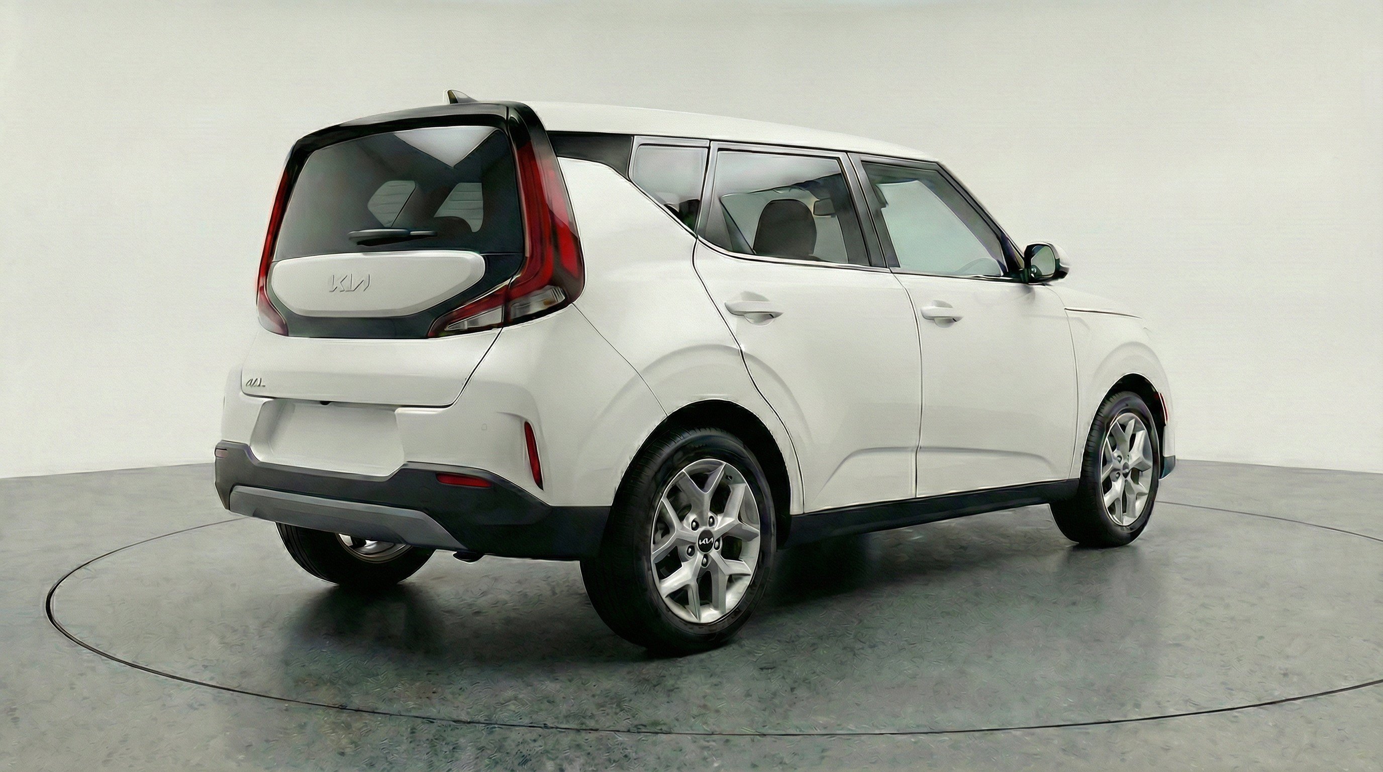 Used 2025 Kia Soul LX w/ LX Technology Package FWD image 9